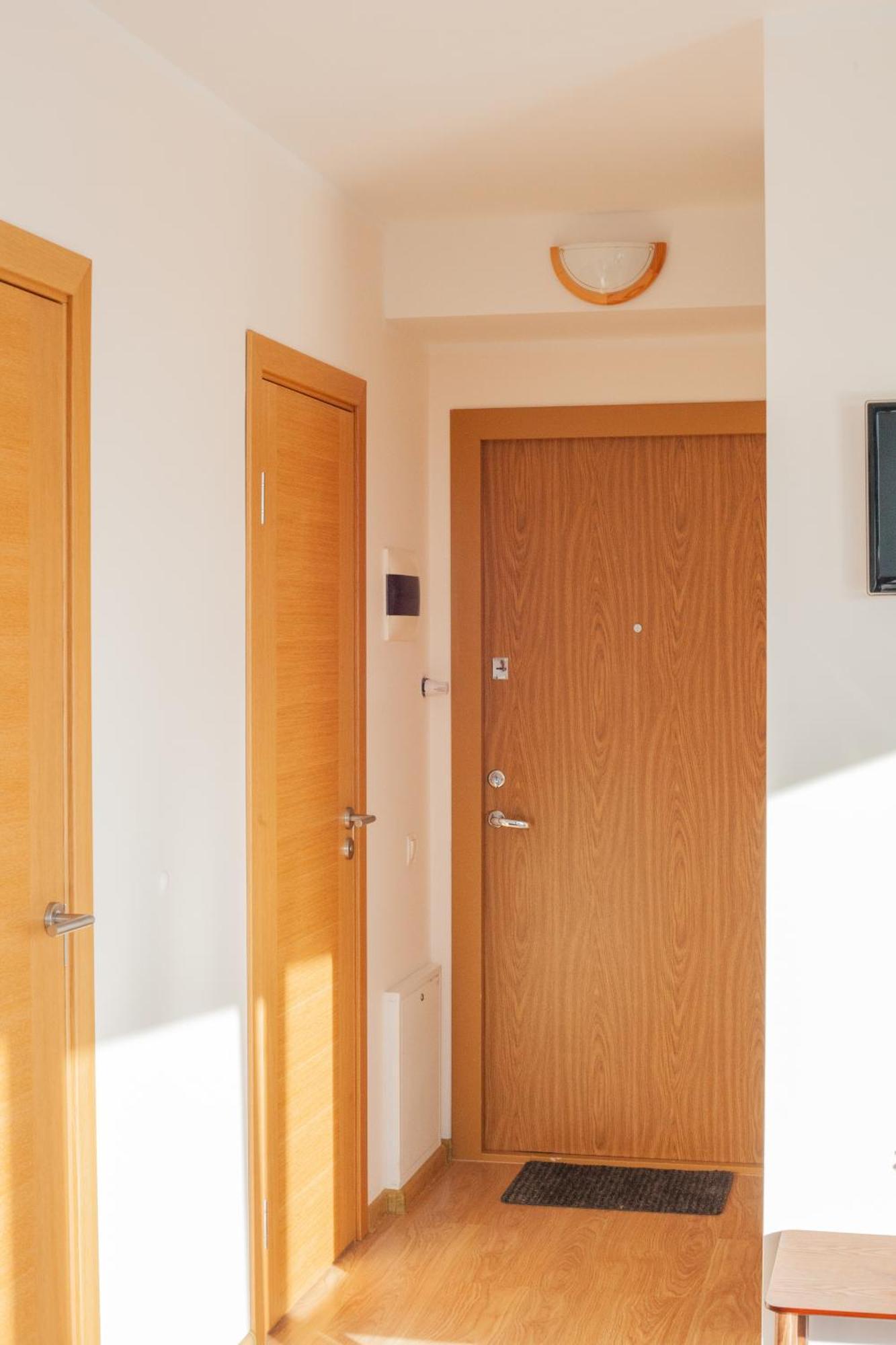 Homyvibes With Free Parking And Self Check-in Апартаменты